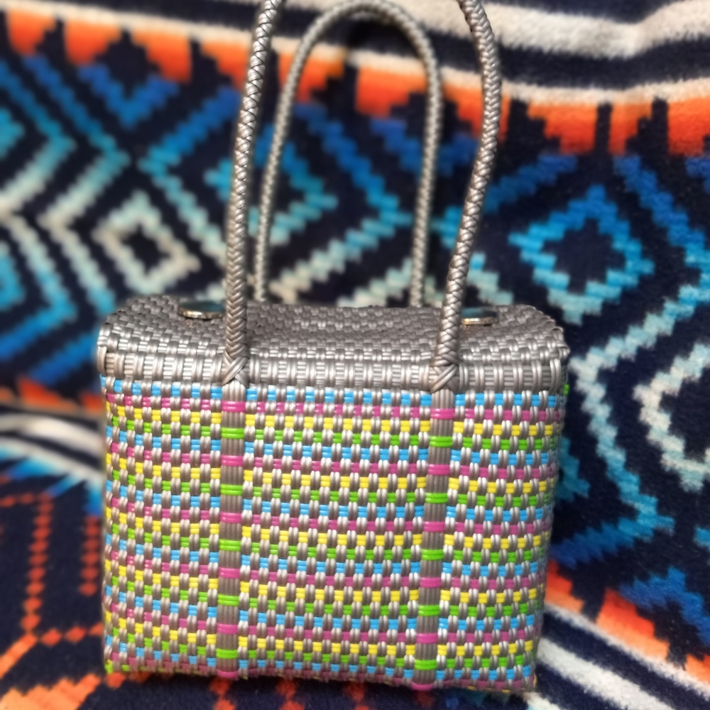 Handwoven plastic tote 9x7